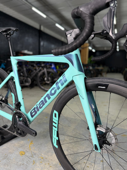 Bianchi Oltre Race Di2 Carbon Road Bike