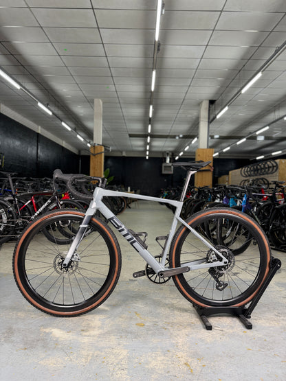 BMC Kaius 01 ONE SRAM RED eTap Gravel Fiets