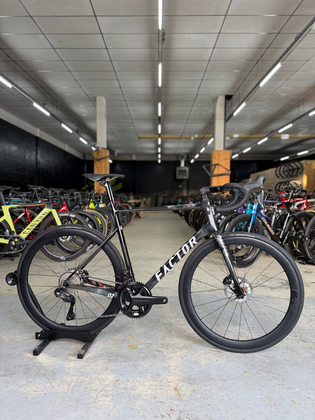 NIEUW Factor O2 VAM Di2 Carbon Racefiets