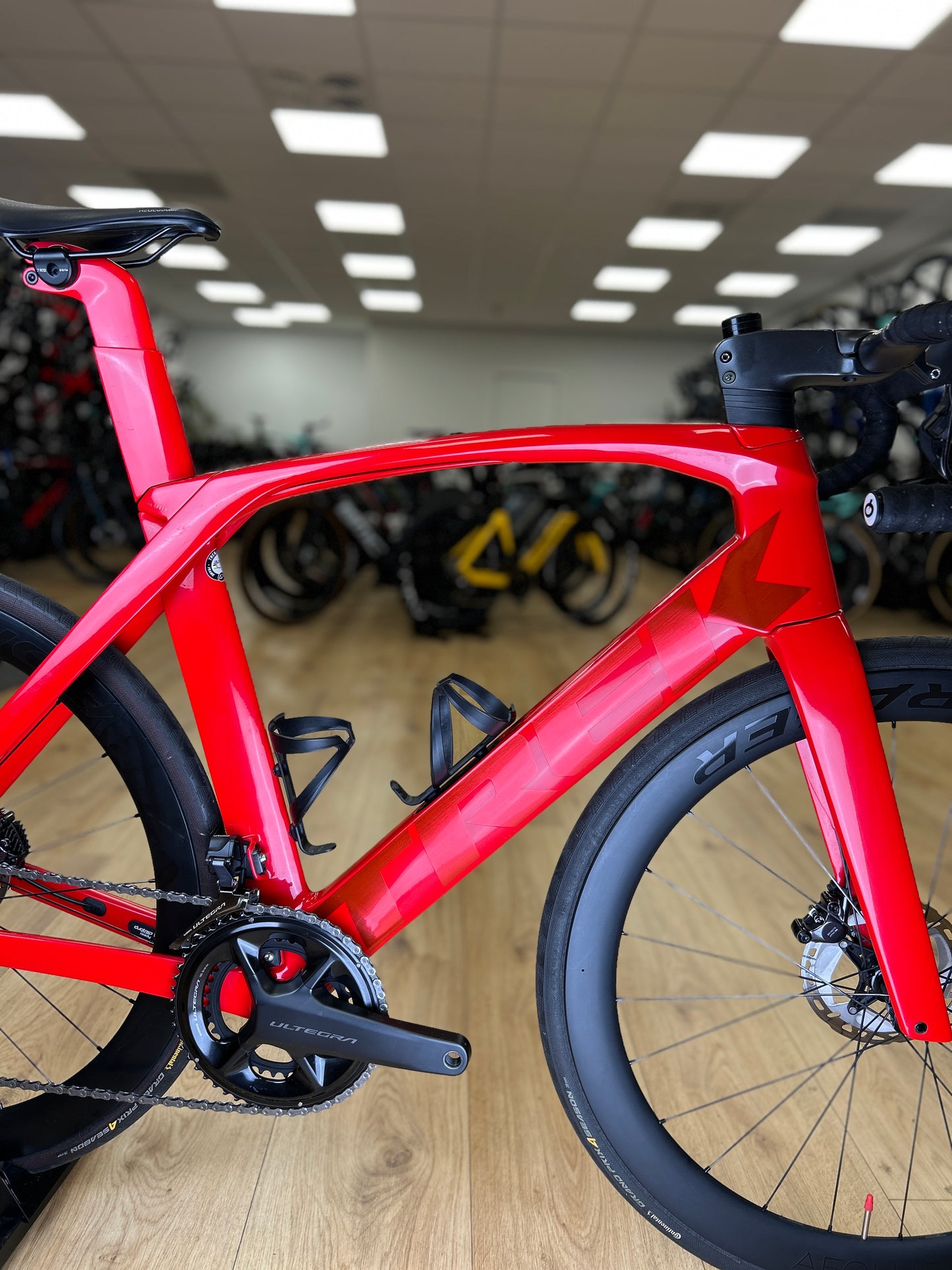 Trek Madone SL7 Di2 Carbon Road Bike