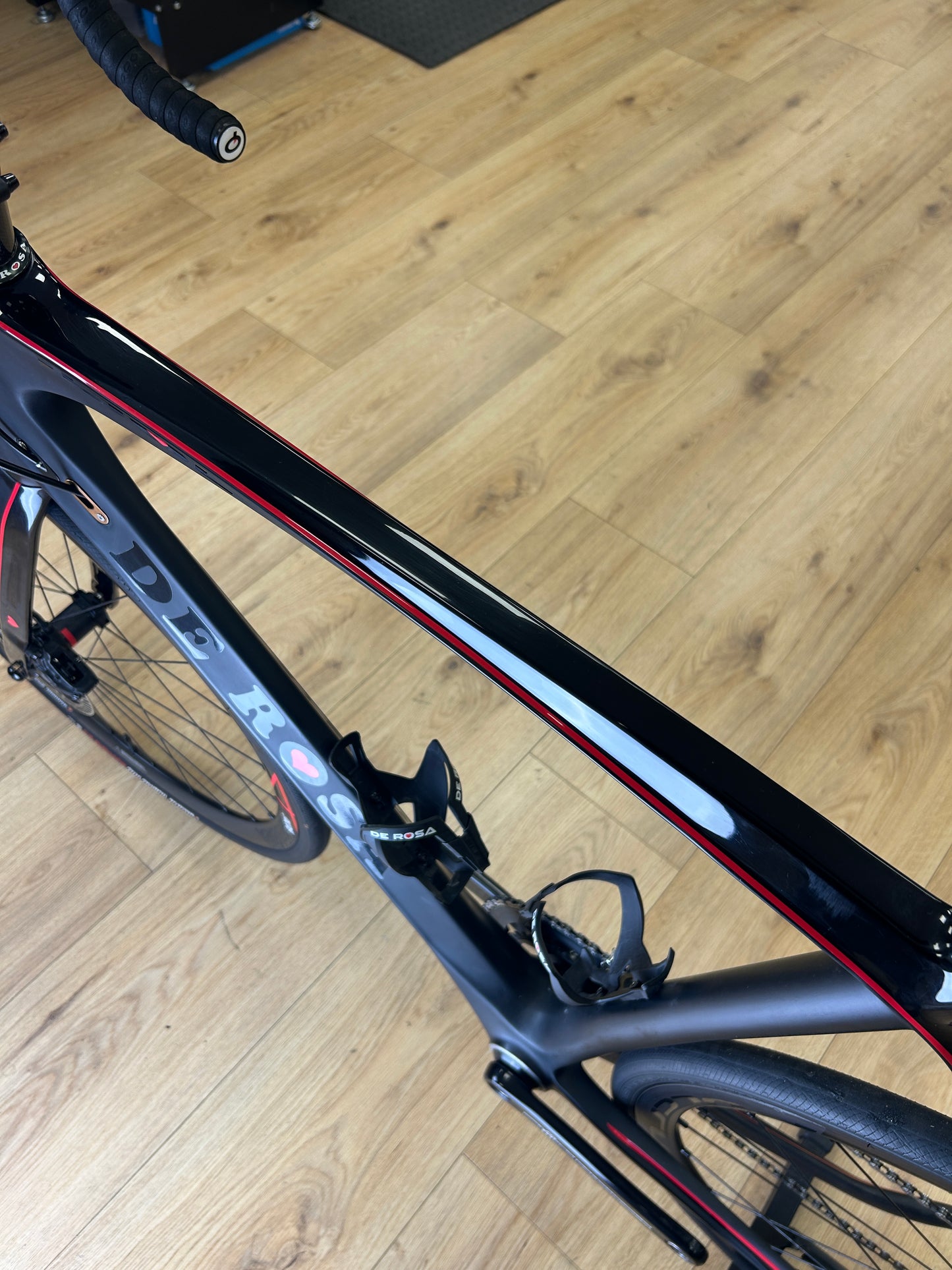 The Rosa Idol Carbon Racing Bike