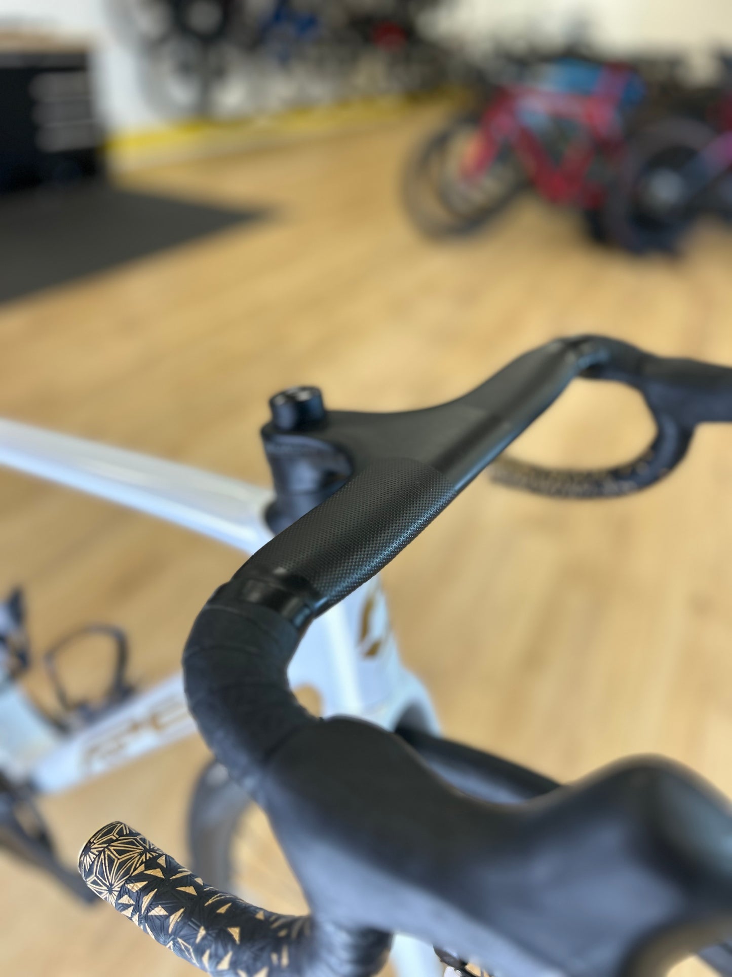 Apex Flare SL 4 Ultegra Di2 Disc Carbon Racefiets