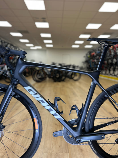 Giant TCR Disc Team CCC Carbon Racefiets