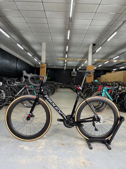 SHOWROOM Ridley Fenix SLiC Di2 Carbon Racefiets