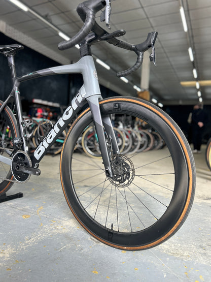 Bianchi Oltre XR4 AXS Carbon Road Bike