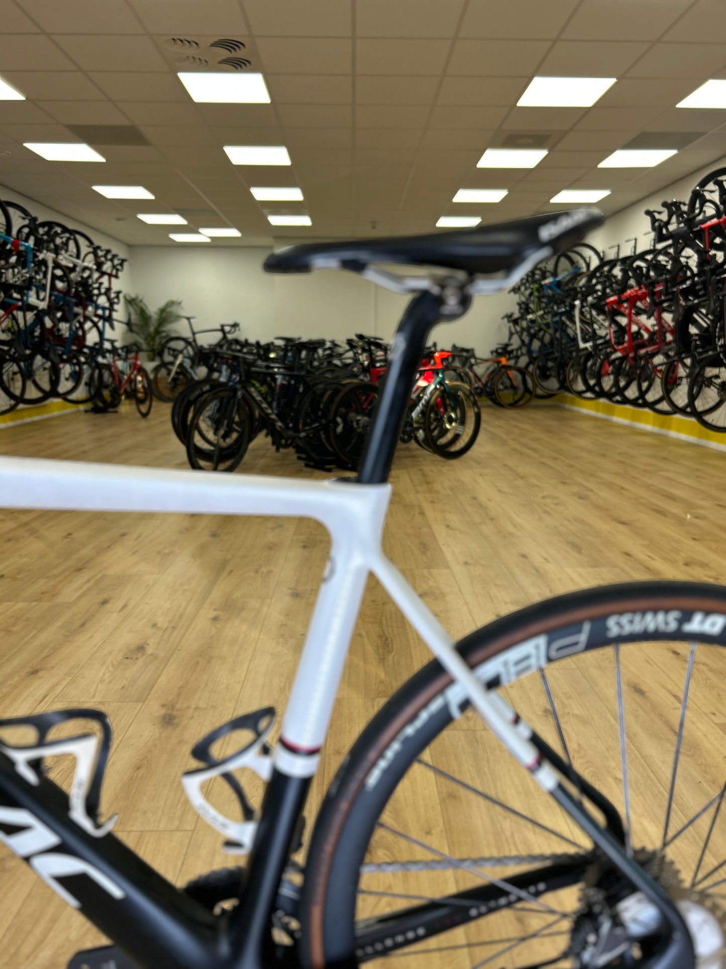 Isaac Element Di2 Carbon Racefiets