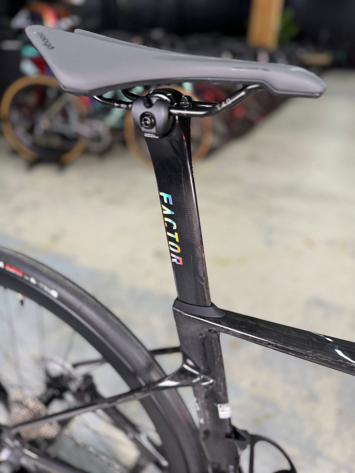 NIEUW Factor Ostro VAM Di2 Carbon Racefiets