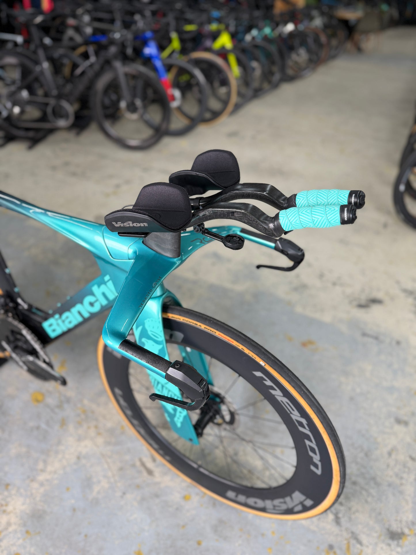 Bianchi Aquila RC Disc Di2 Carbon Racefiets