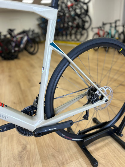NEW - BMC Road Machine Carbon Disc Racefiets