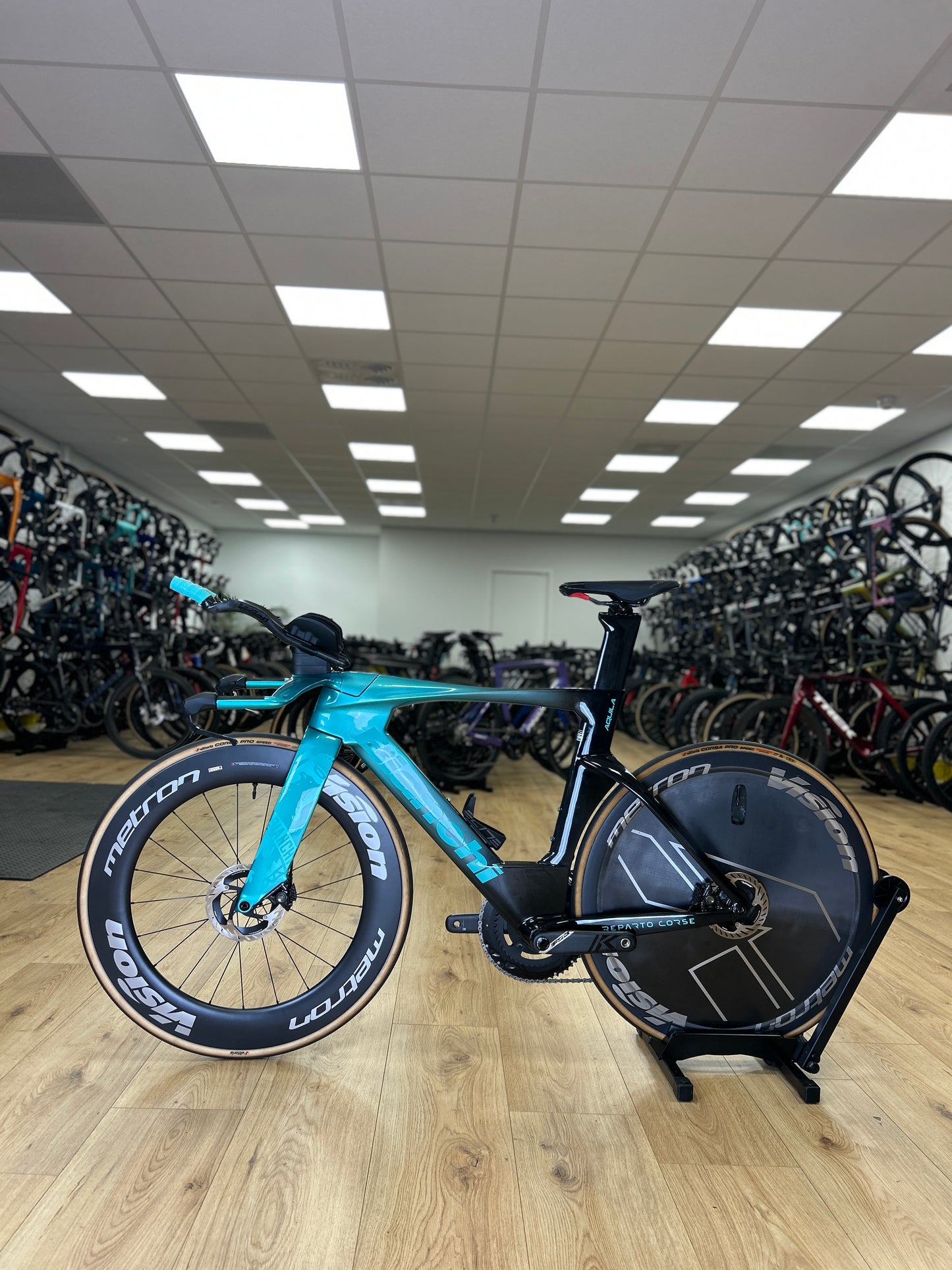 Bianchi Aquila RC Disc Di2 Carbon TT