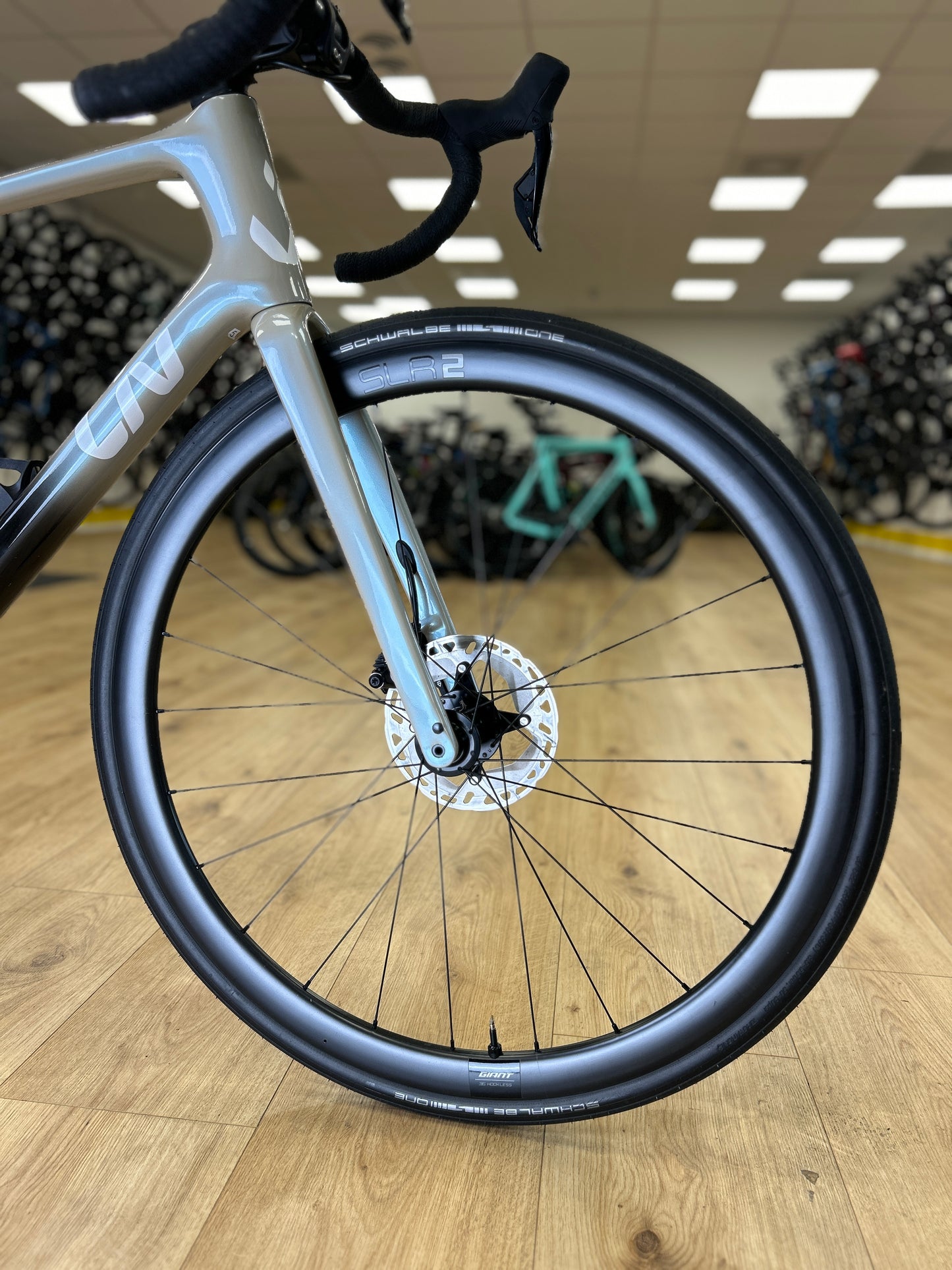 Liv Avail DI2 Carbon Disc Racefiets