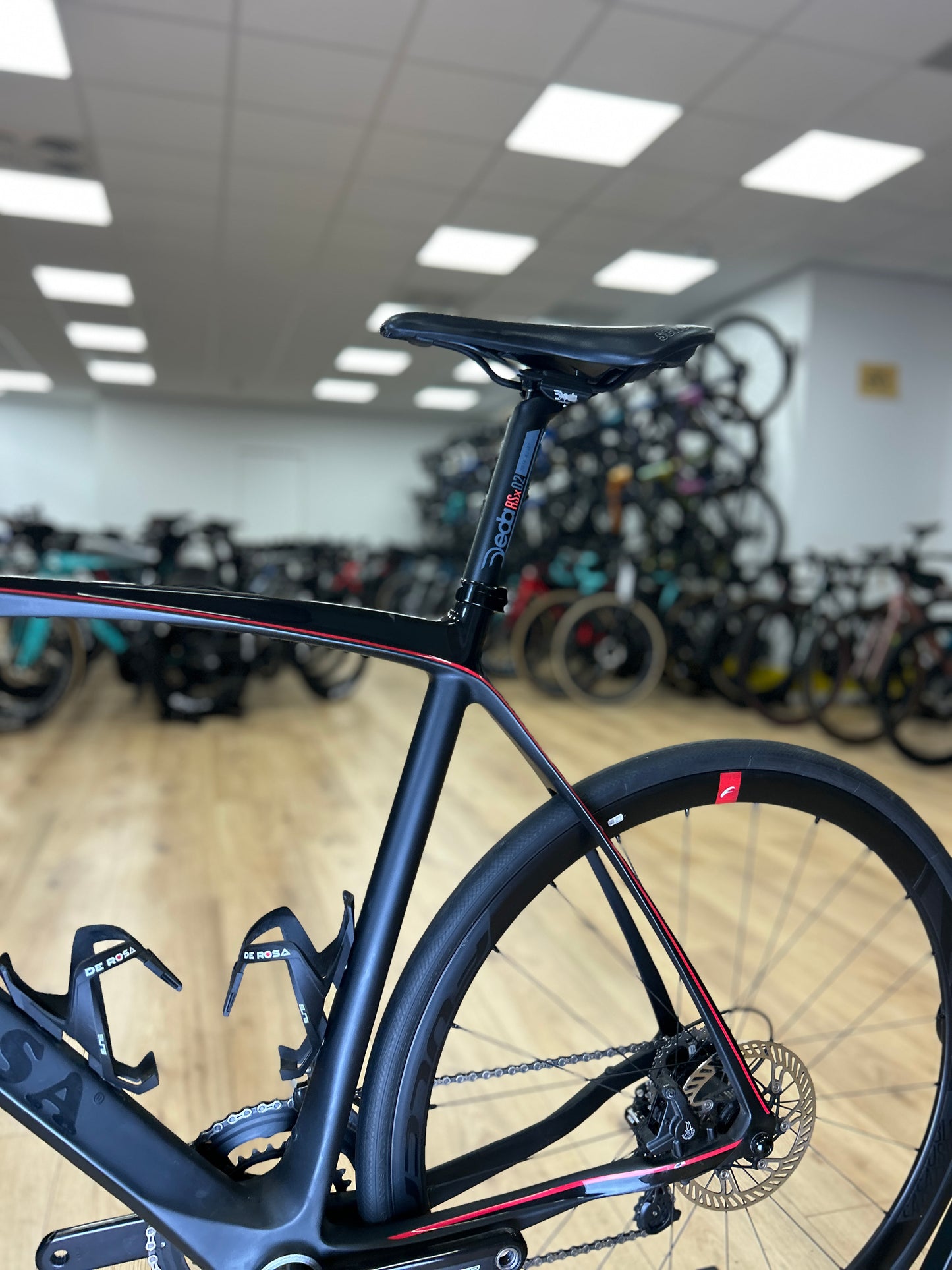 The Rosa Idol Carbon Racing Bike