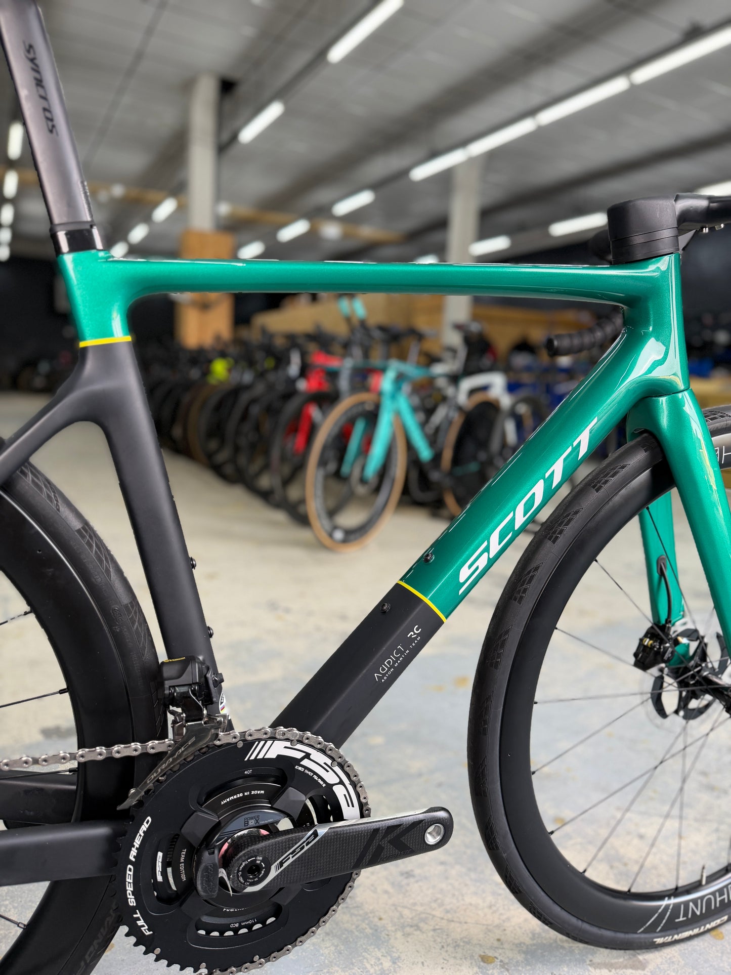 Scott Addict RC Di2 Aston Martin Carbon Racefiets