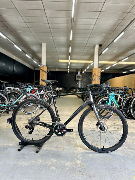 Giant Defy Advanced Pro AXS Carbon Racefiets