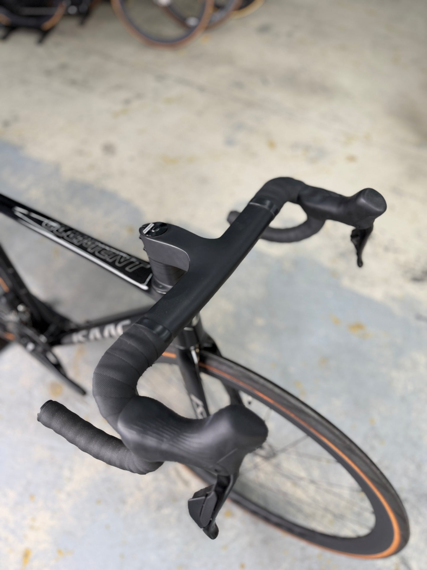 NIEUW Isaac Element Di2 Carbon Racefiets