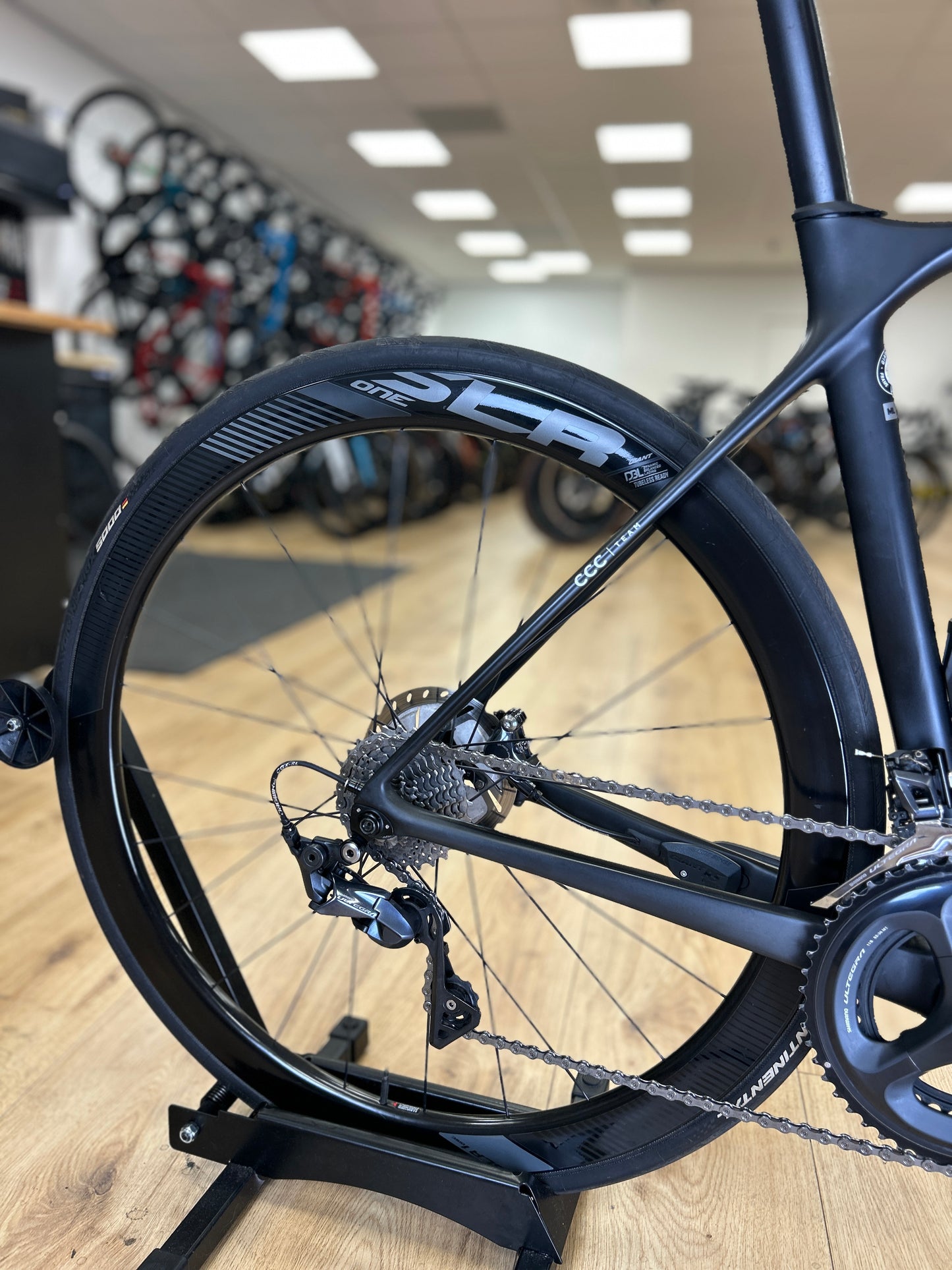 Giant TCR Disc Team CCC Carbon Racefiets