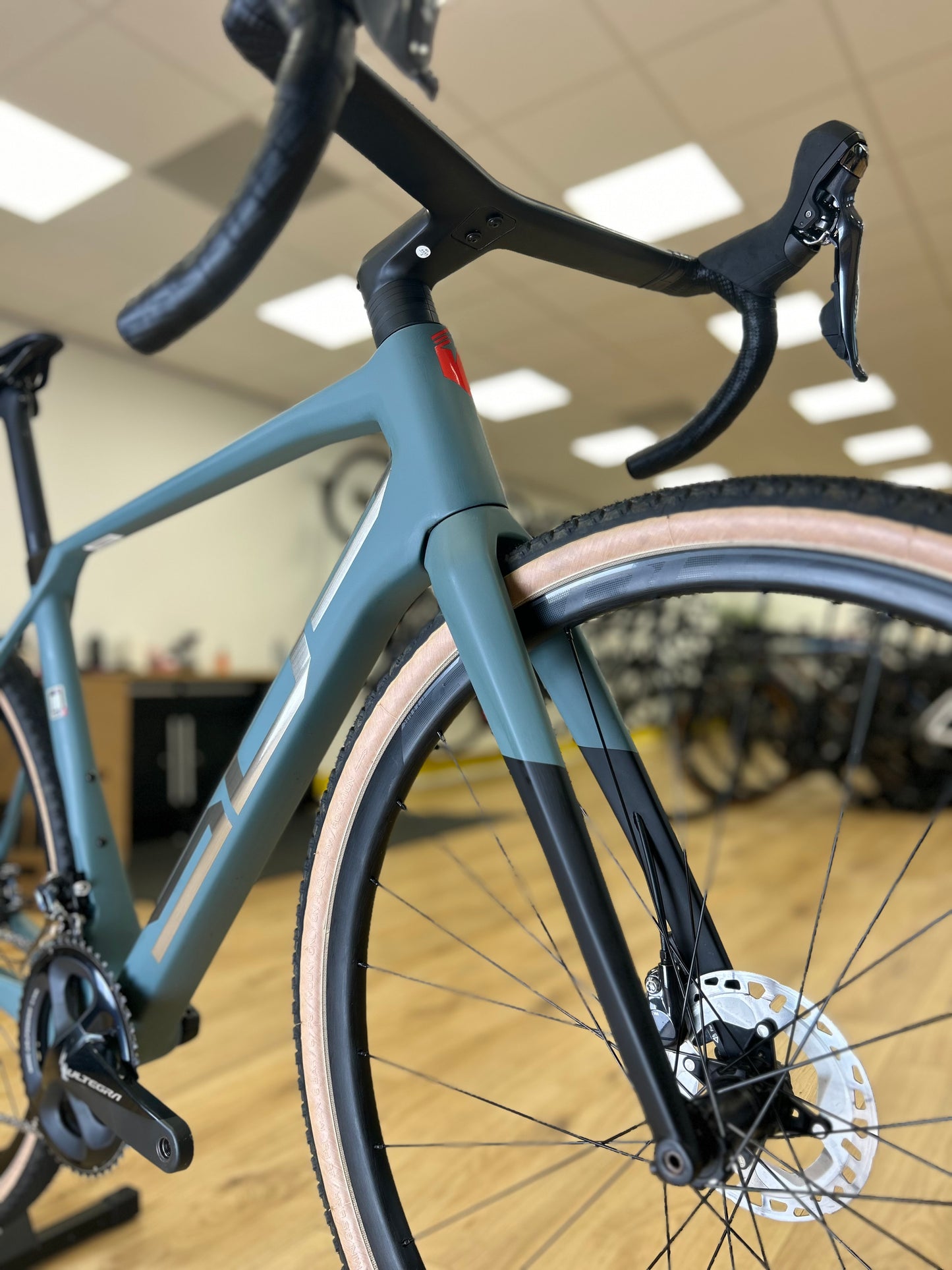 500km Superior Xroad GR Disc Carbon Gravel