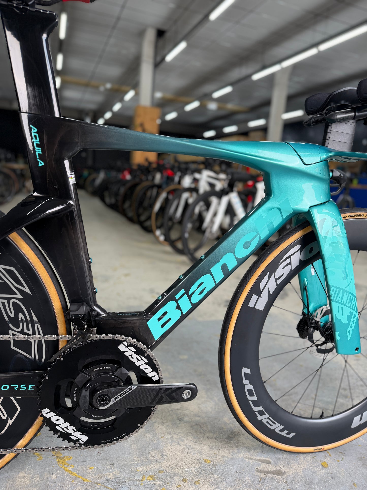 Bianchi Aquila RC Disc Di2 Carbon Racefiets