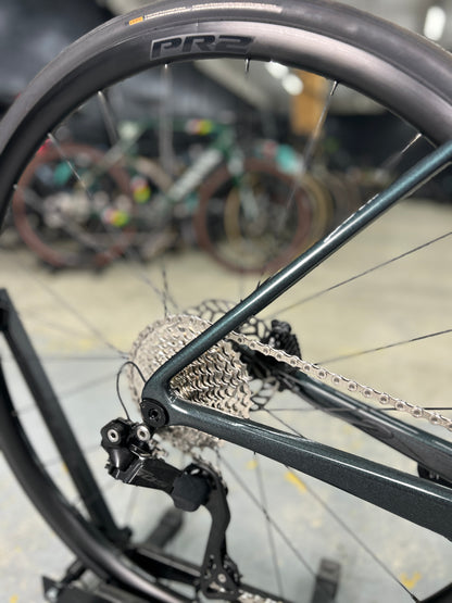 NEW Giant TCR Advanced Di2 Carbon Road Bike