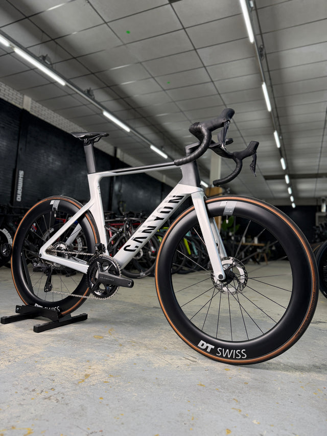 300km Canyon Aeroad CF SLX Di2 Carbon Racefiets
