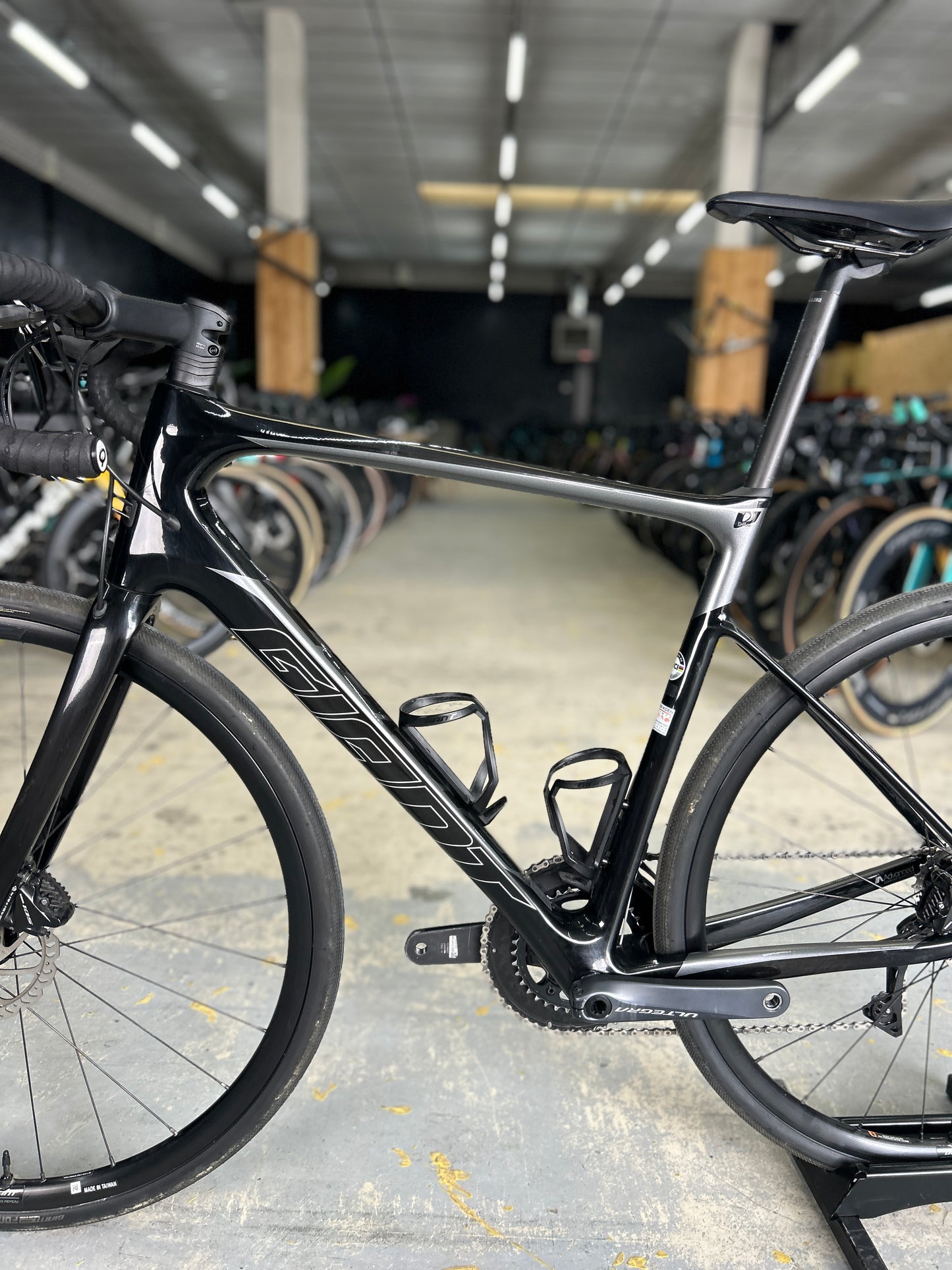 Giant Defy Advanced 2 Carbon Road Bike