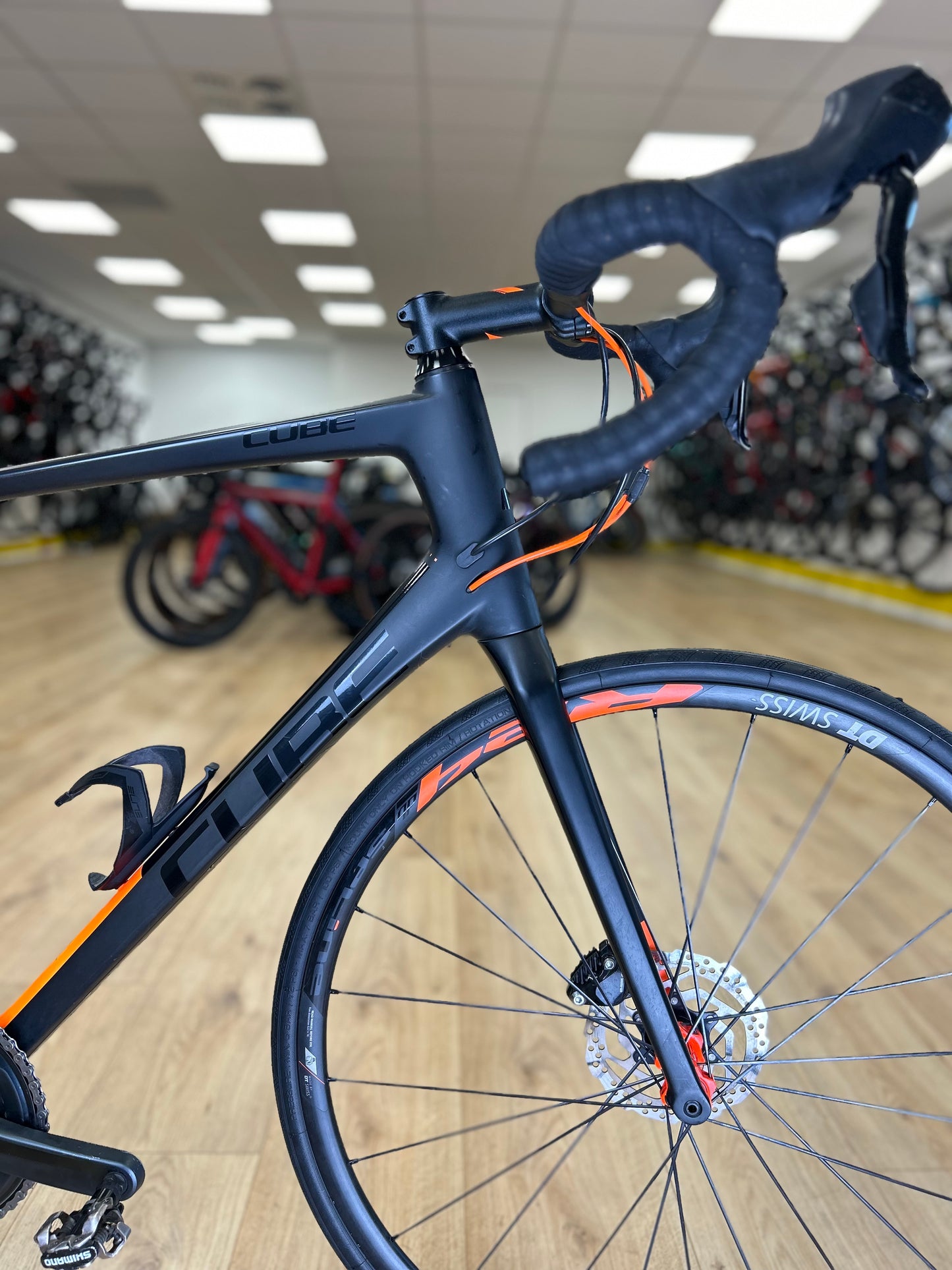 Cube Attain Ultegra Carbon Disc Racefiets