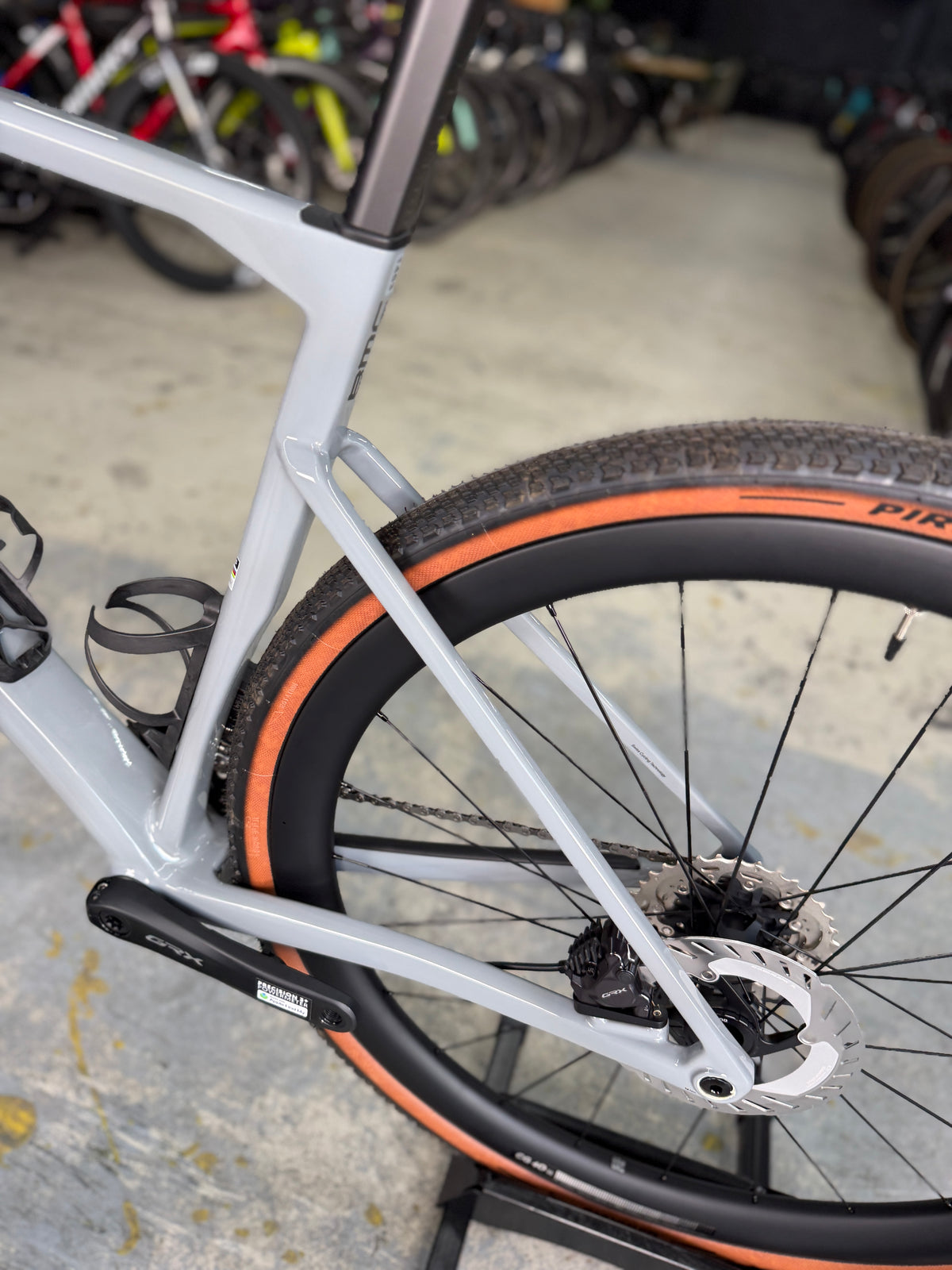 NIEUW BMC Kaius 01 THREE Di2 Gravel Fiets