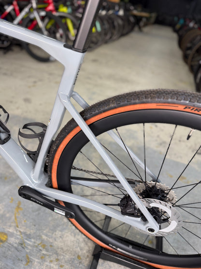 NIEUW BMC Kaius 01 THREE Di2 Gravel Fiets