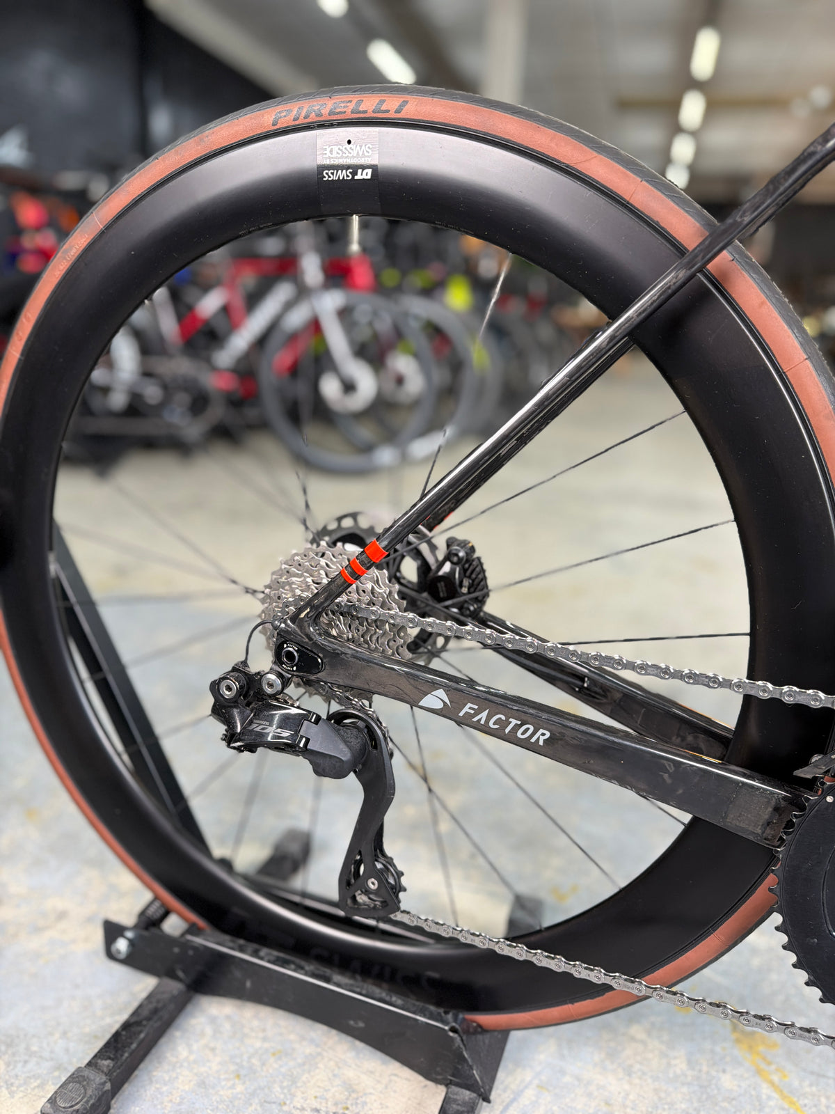Factor O2 VAM Di2 Carbon Racefiets