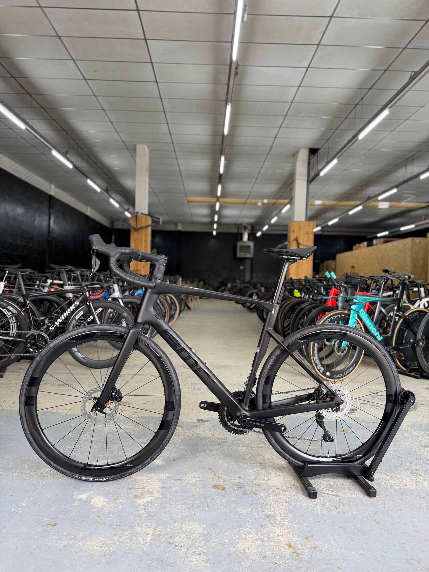 NIEUW BMC Roadmachine Di2 Carbon Racefiets