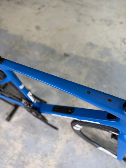 NIEUW BMC Roadmachine TWO Di2 Carbon Racefiets