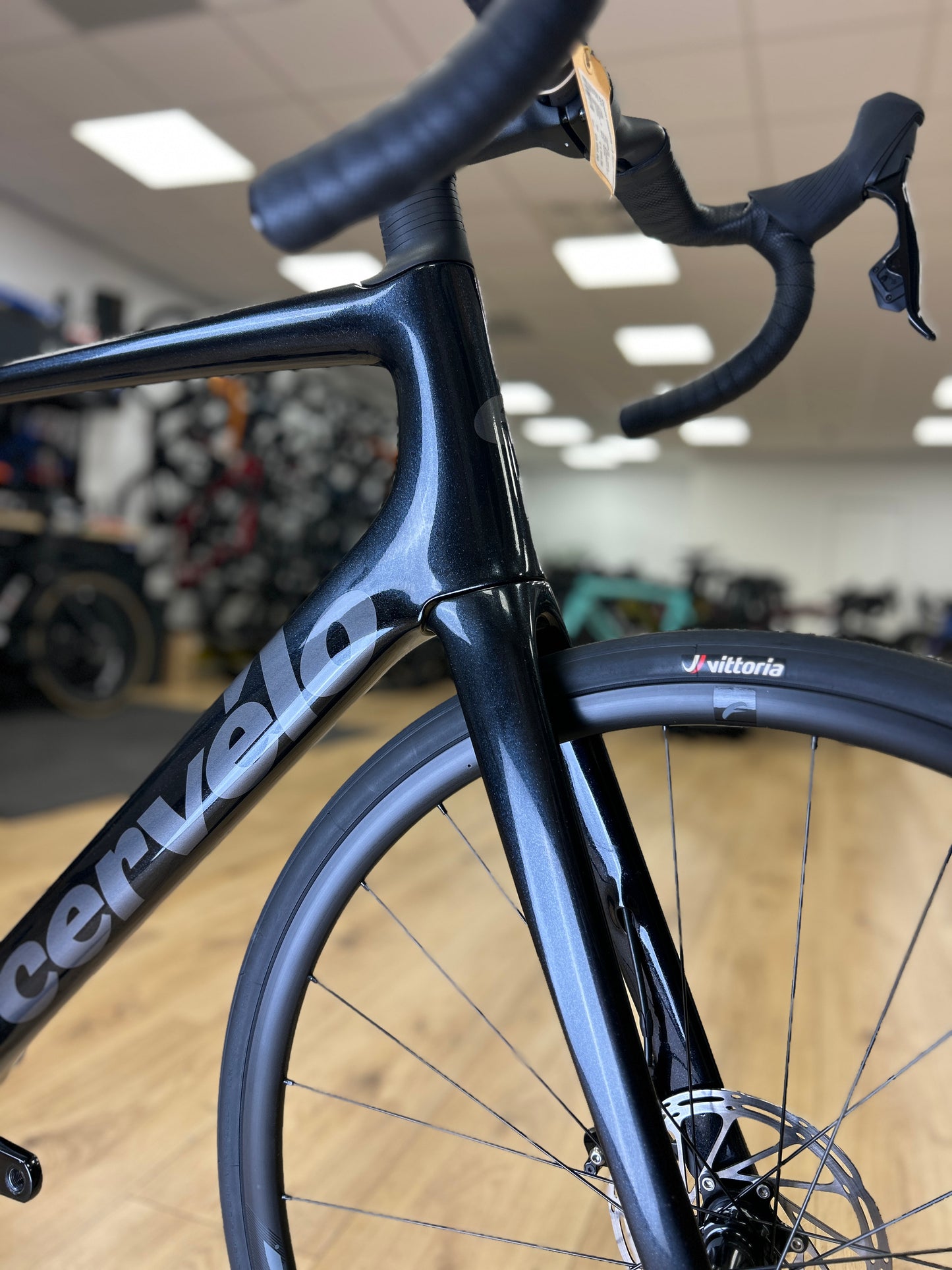 0km Showroom Model Cervélo Caledonia-5 AXS Carbon Racefiets