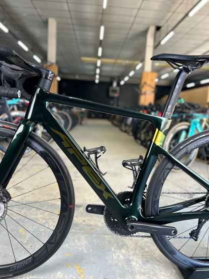 Apex Soniq Di2 Carbon Road Bike