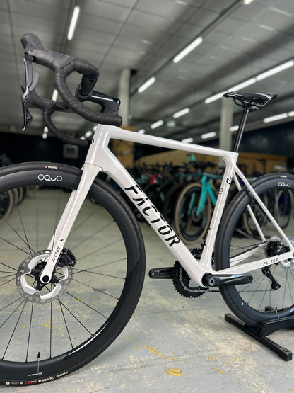 Showroom Factor O2 Di2 Carbon Racefiets