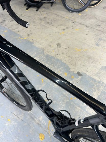 Giant Defy Advanced 2 Carbon Road Bike