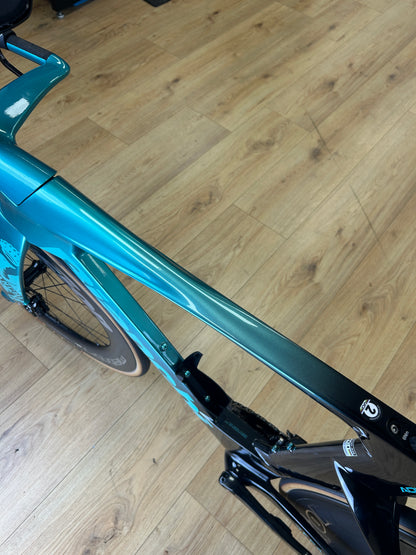 Bianchi Aquila RC Disc Di2 Carbon Racefiets