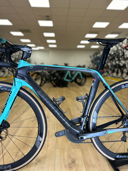 Bianchi Oltre Xr3 Disc Carbon Racefiets