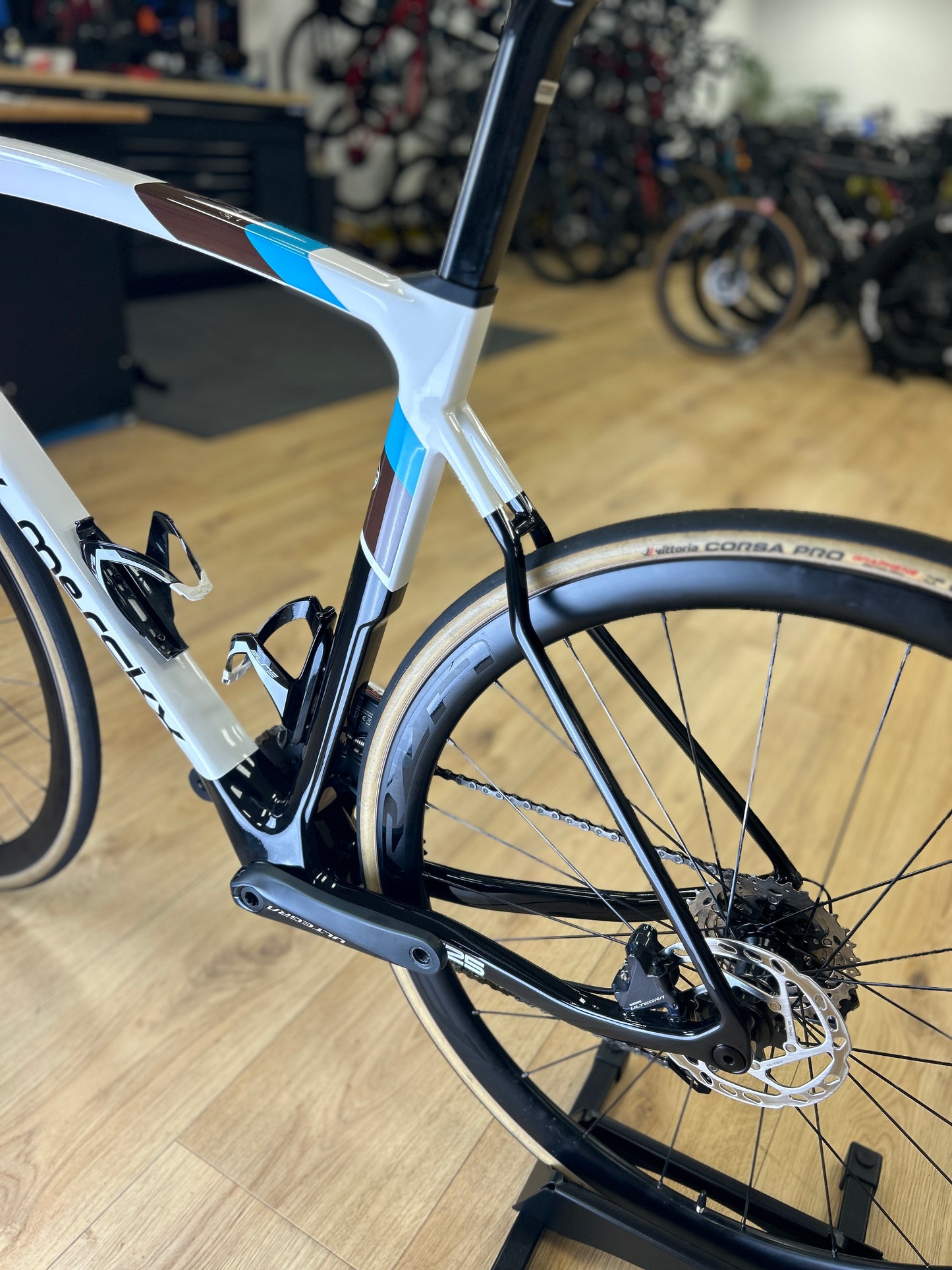 Eddy Merckx 525 Di2 Carbon Racefiets