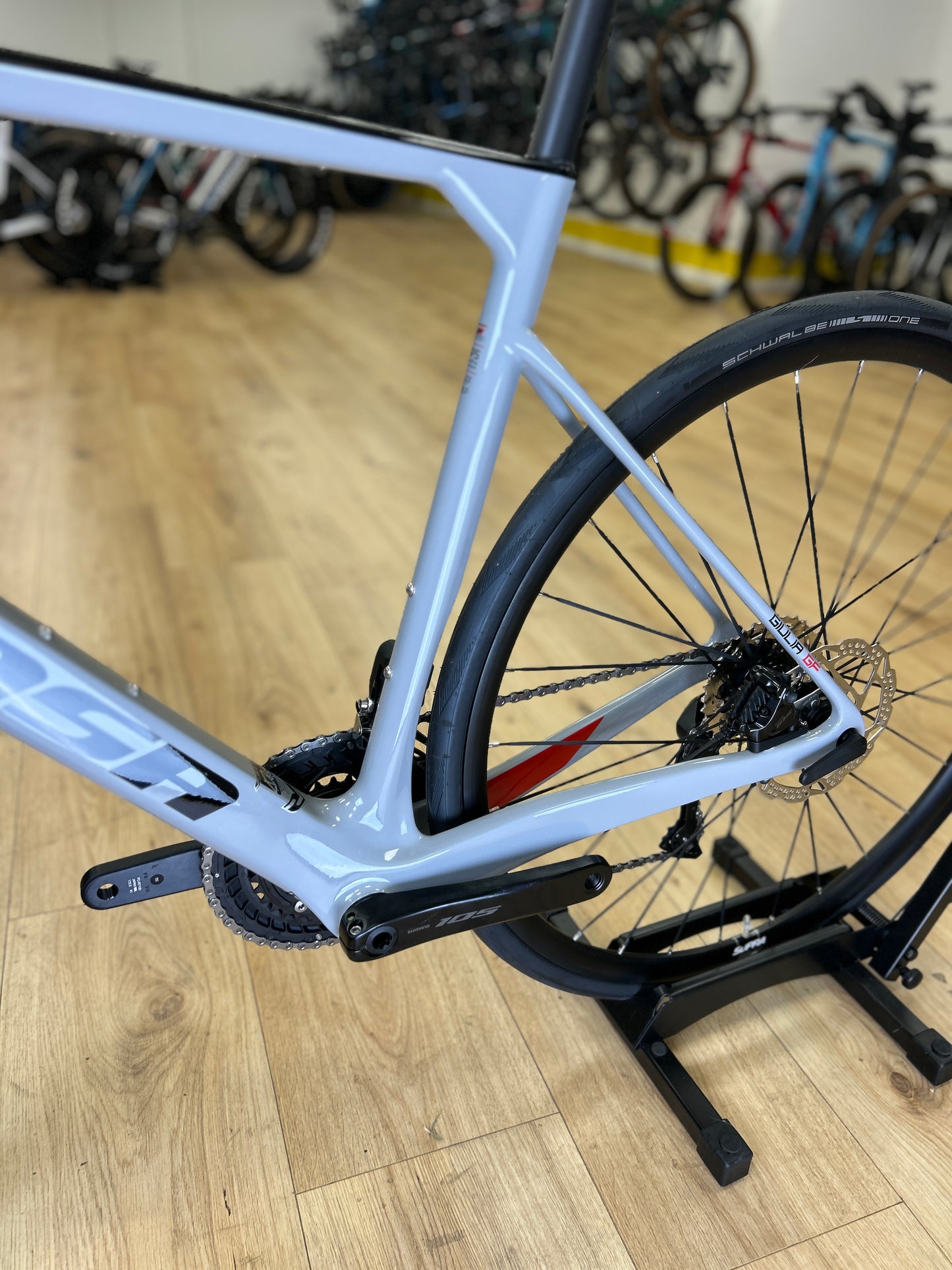 0km Showroom Model Sensa Giulia Di2 Carbon Racefiets