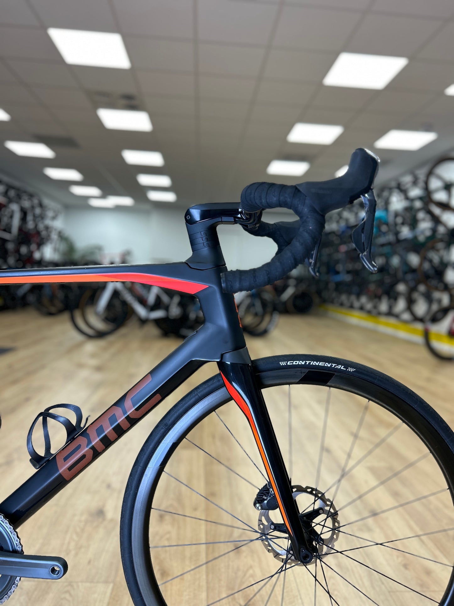 1000 km BMC Roadmachine 01 Di2 Carbon Racefiets