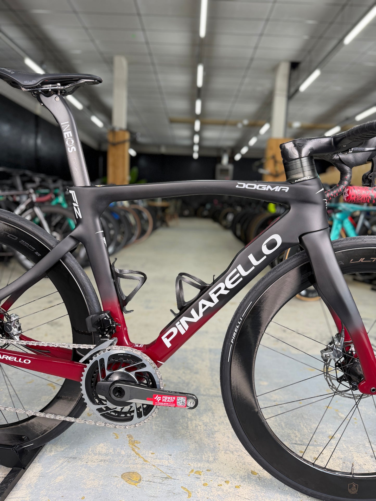 Pinarello Dogma F12 INEOS Team eTap Carbon Racefiets