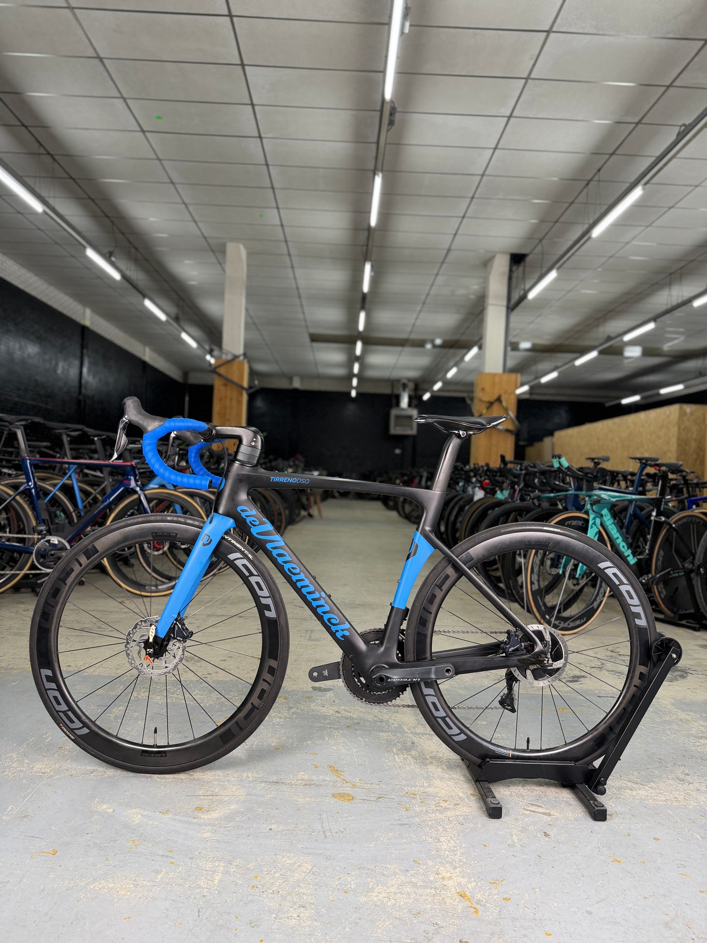 Roger de Vlaeminck Tirreno DSQ Di2 Carbon Road Bike