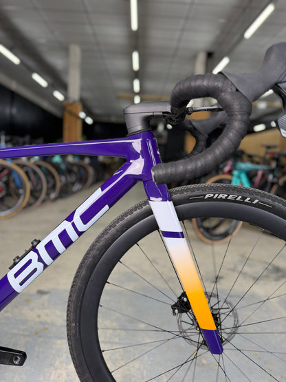 1000km BMC Kaius 01 THREE AXS Gravel Fiets