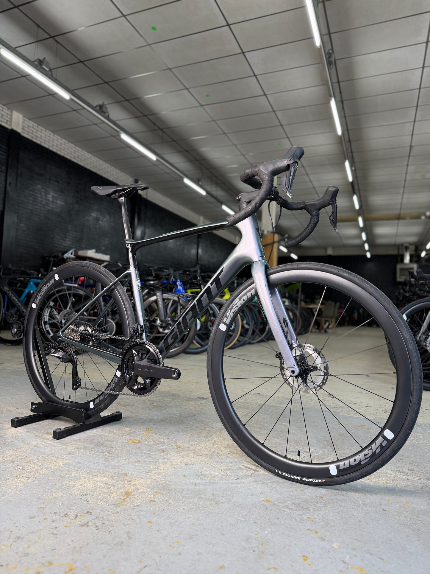 Giant Defy Advanced Pro 1 Di2 Carbon Road Bike