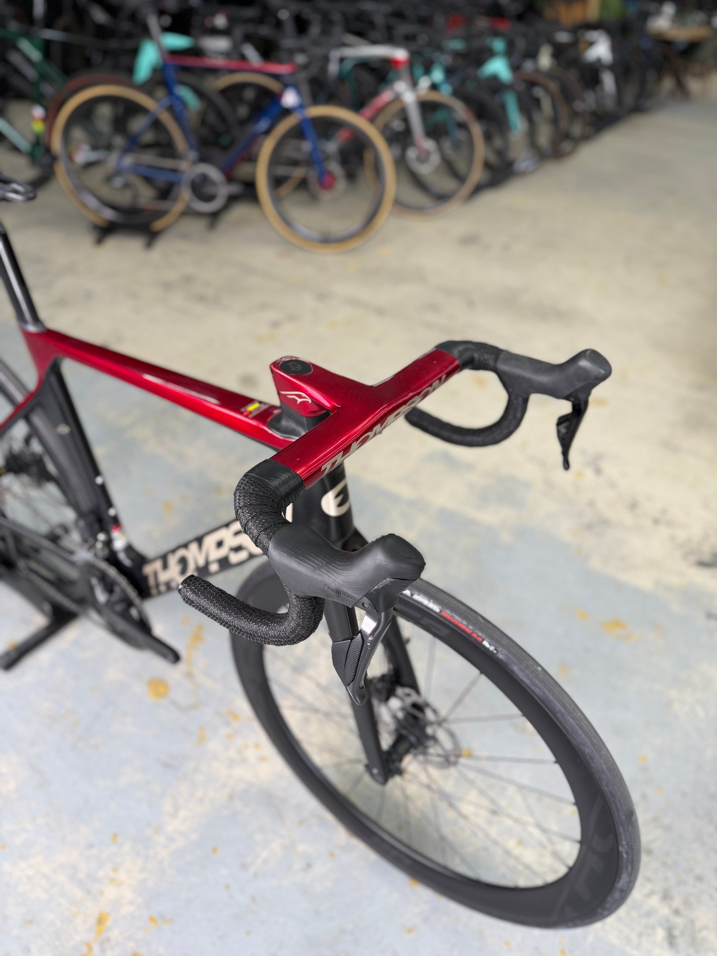 Thompson Falcon Di2 Carbon Racefiets