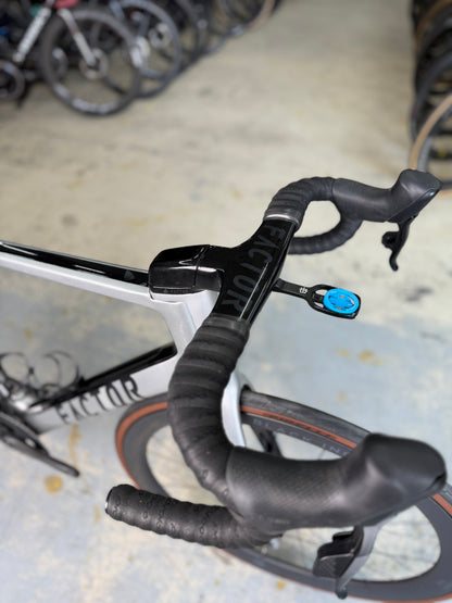 Factor ONE AXS Carbon Racefiets