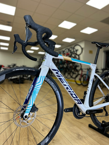 SHOWROOM MODEL 0km Merida Scultura 5000 Di2 Carbon Racefiets