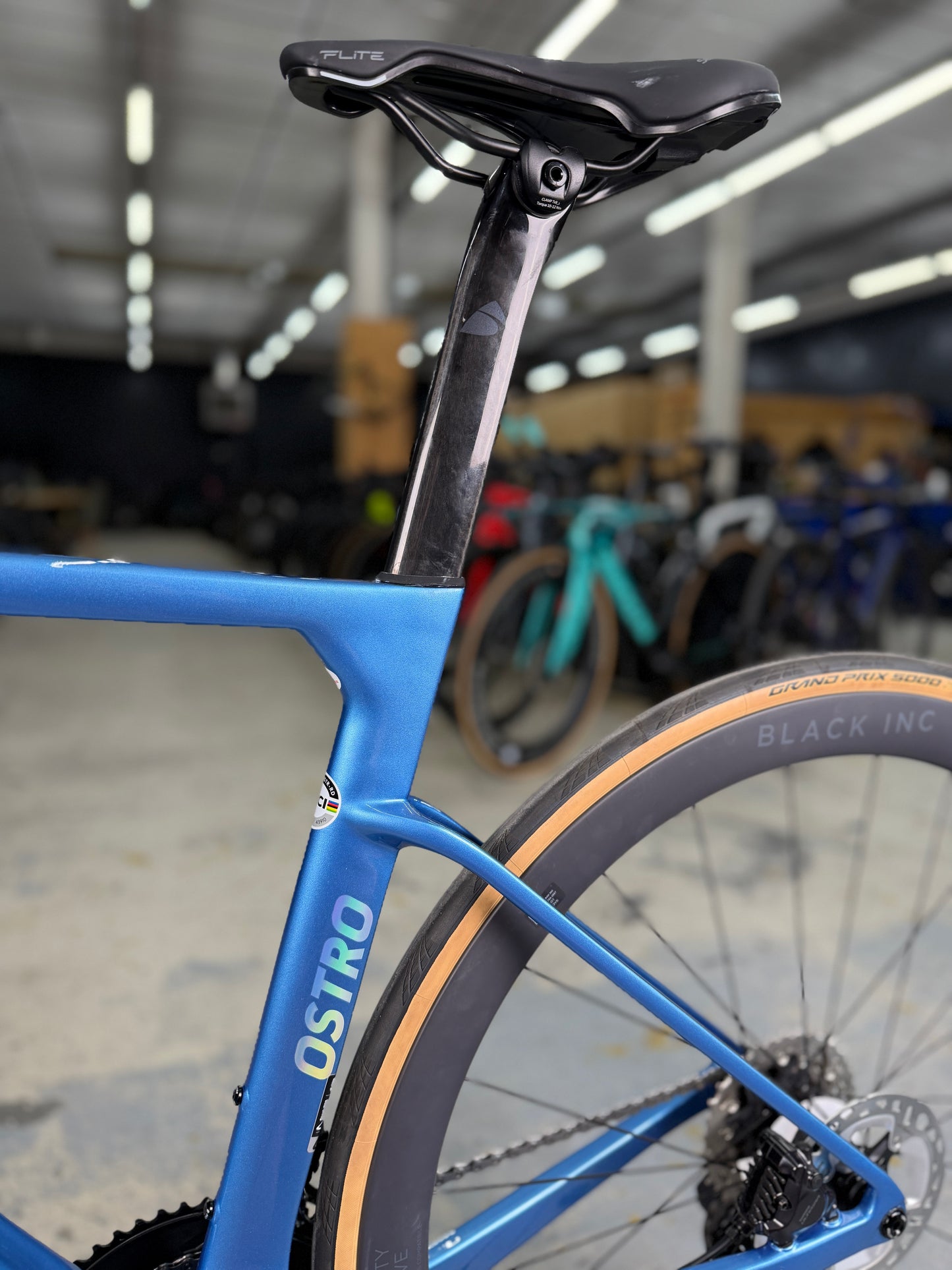 NIEUW Factor Ostro VAM Di2 Carbon Racefiets