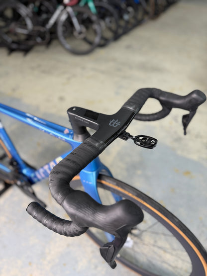 NIEUW Factor Ostro VAM Di2 Carbon Racefiets
