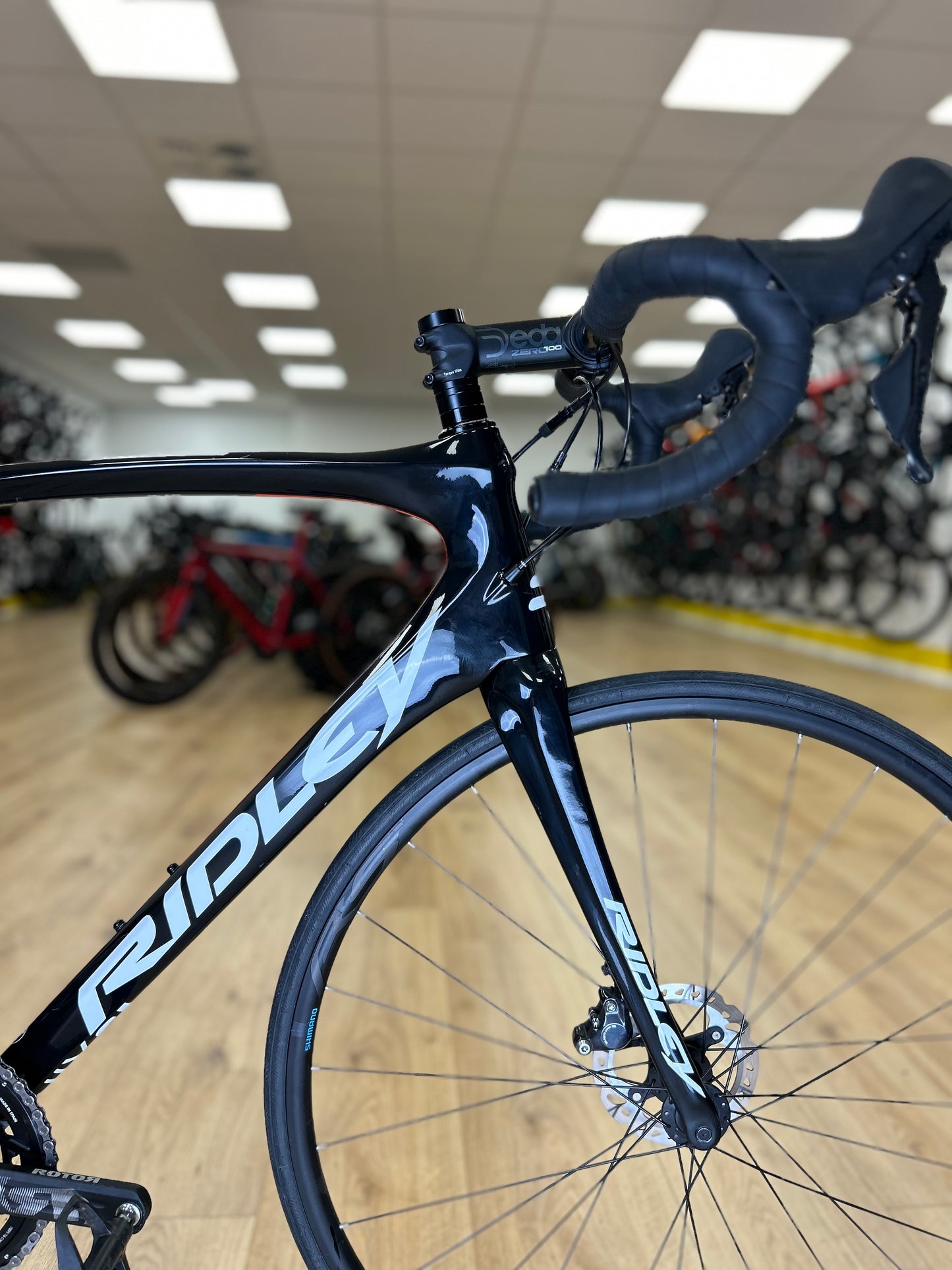 Ridley Fenix Carbon Ultegra Disc Racefiets